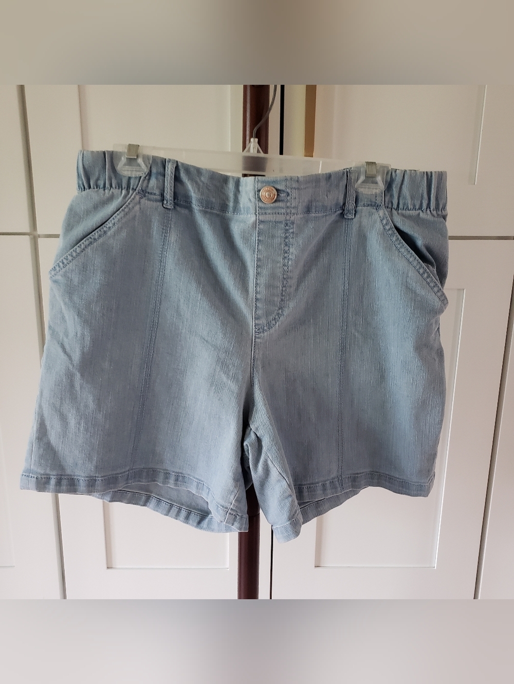 Gloria Vanderbilt Shorts Womens Light‎ Blue Denim Pull On Elastic Waist Comfort